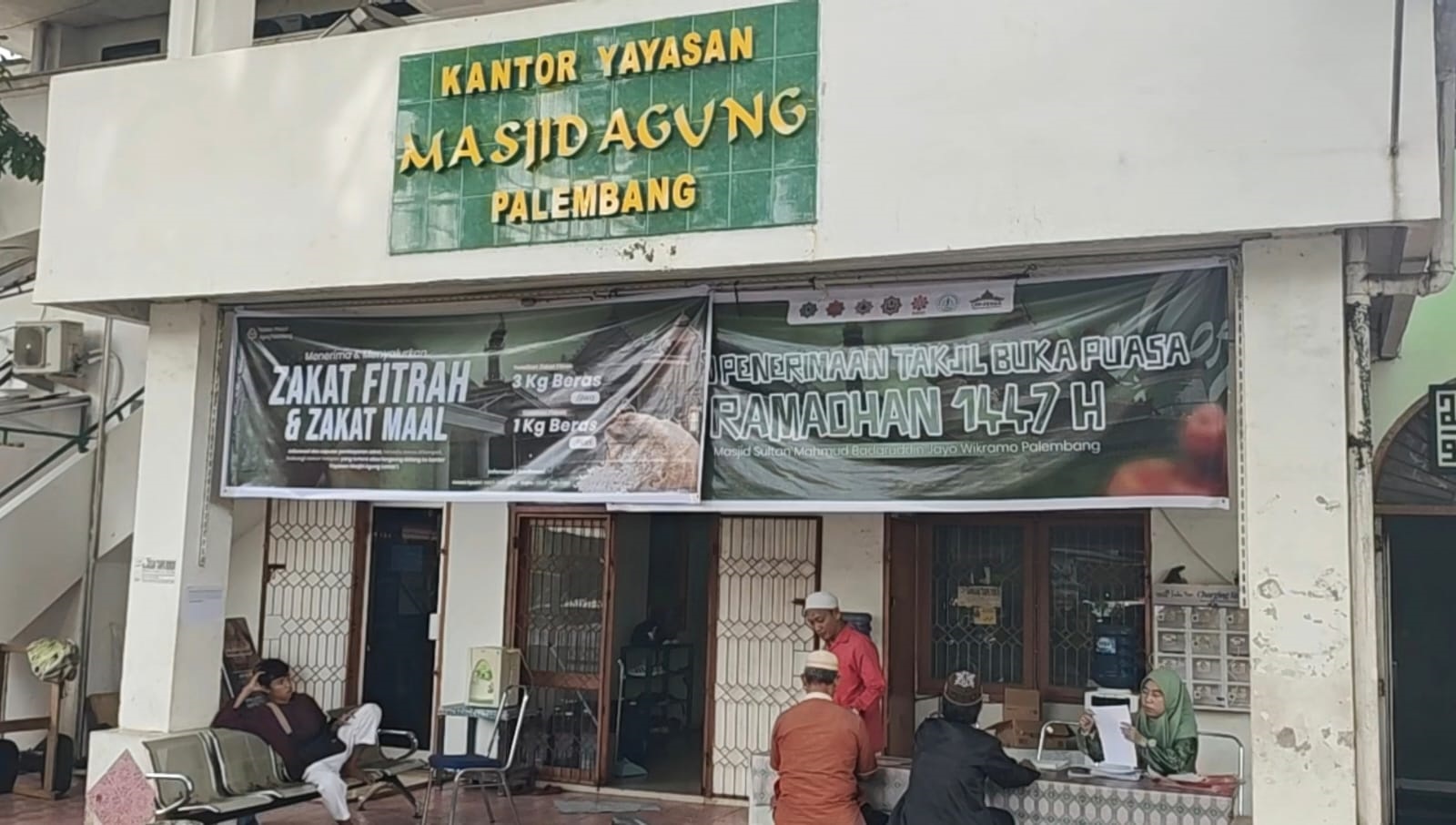 Masjid Agung Palembang Mulai Buka Penerimaan Zakat Fitrah Ramadan 1447 H