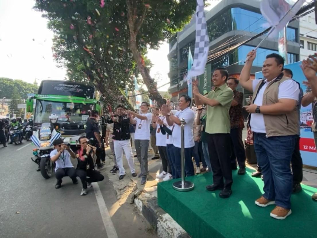 Wali kota Palembang Lepas Keberangkatan Ratusan Peserta Mudik Gratis