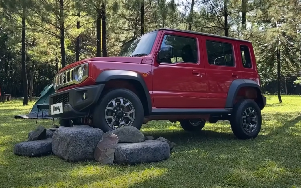 Mengulas Impresi Pertama Suzuki  Jimny  5 Pintu Terbaru Yang Tiba di Indonesia