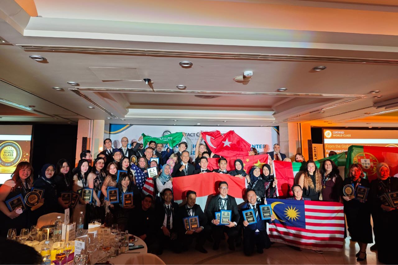 CC PLN 123 Raih 8 Penghargaan Global Contact Center World 2025 di Yunani