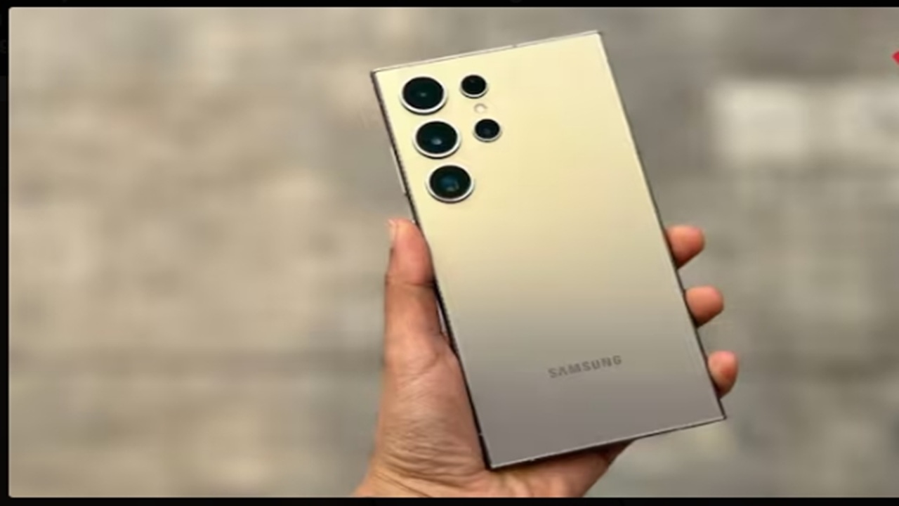  Samsung Galaxy S24 Ultra tersedia dengan diskon Rs 35,000(Sekitar Rp. Rp 6.4 Juta)