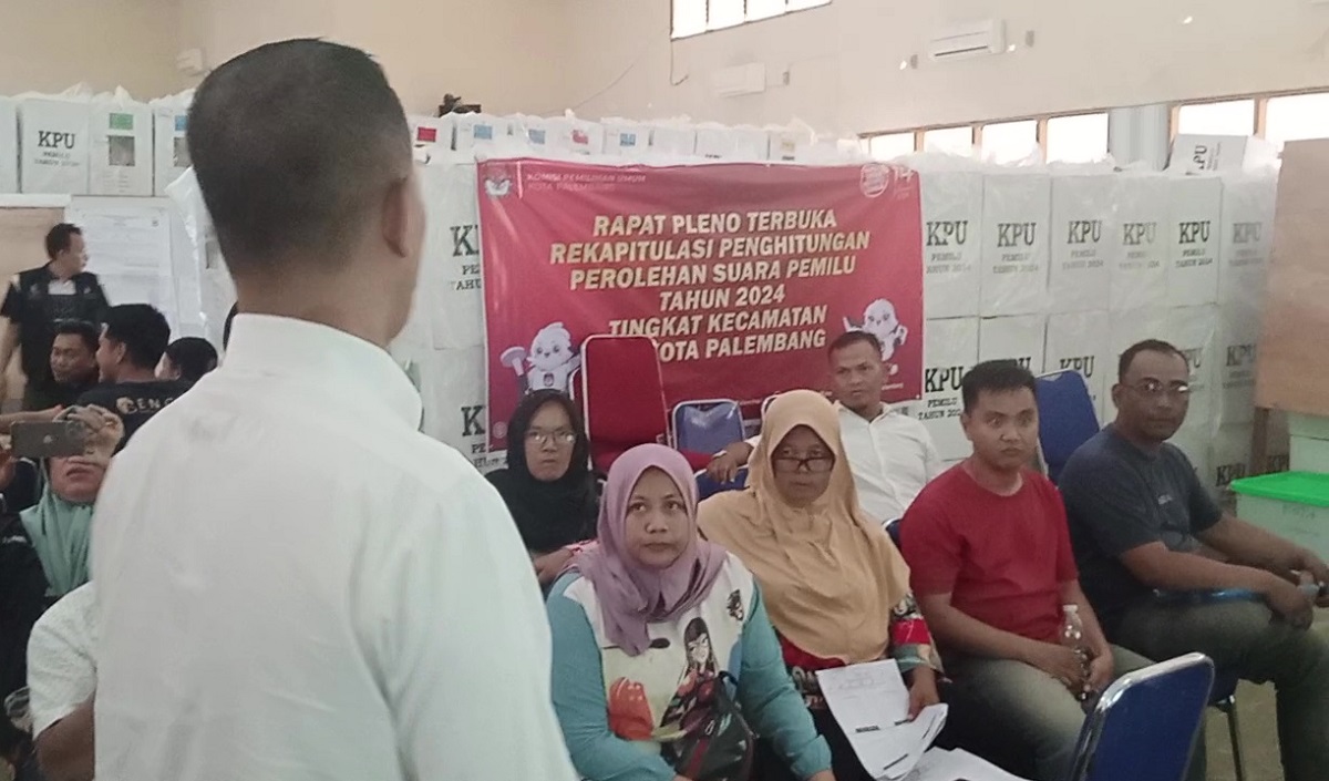 KPU Sumsel Tinjau Rekapitulasi Surat Suara di Kecamatan Sukarami Kota Palembang