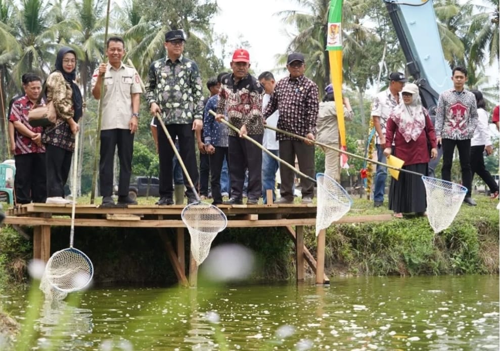 Kampung Perikanan Budidaya Patin Banyuasin Meningkatkan Ekonomi dan Gizi Masyarakat 