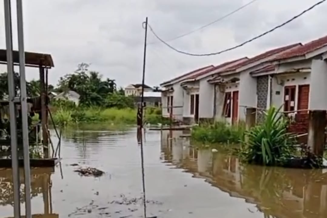 Warga Perumahan Griya Alam Indah Lestari Keluhkan Banjir Pasca Hujan Deras