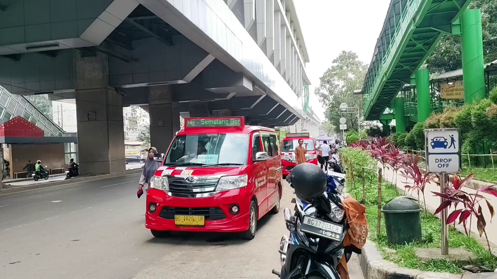 Gaji Terlambat, Sopir Feeder LRT Musi Emas Palembang Minta Kepastian