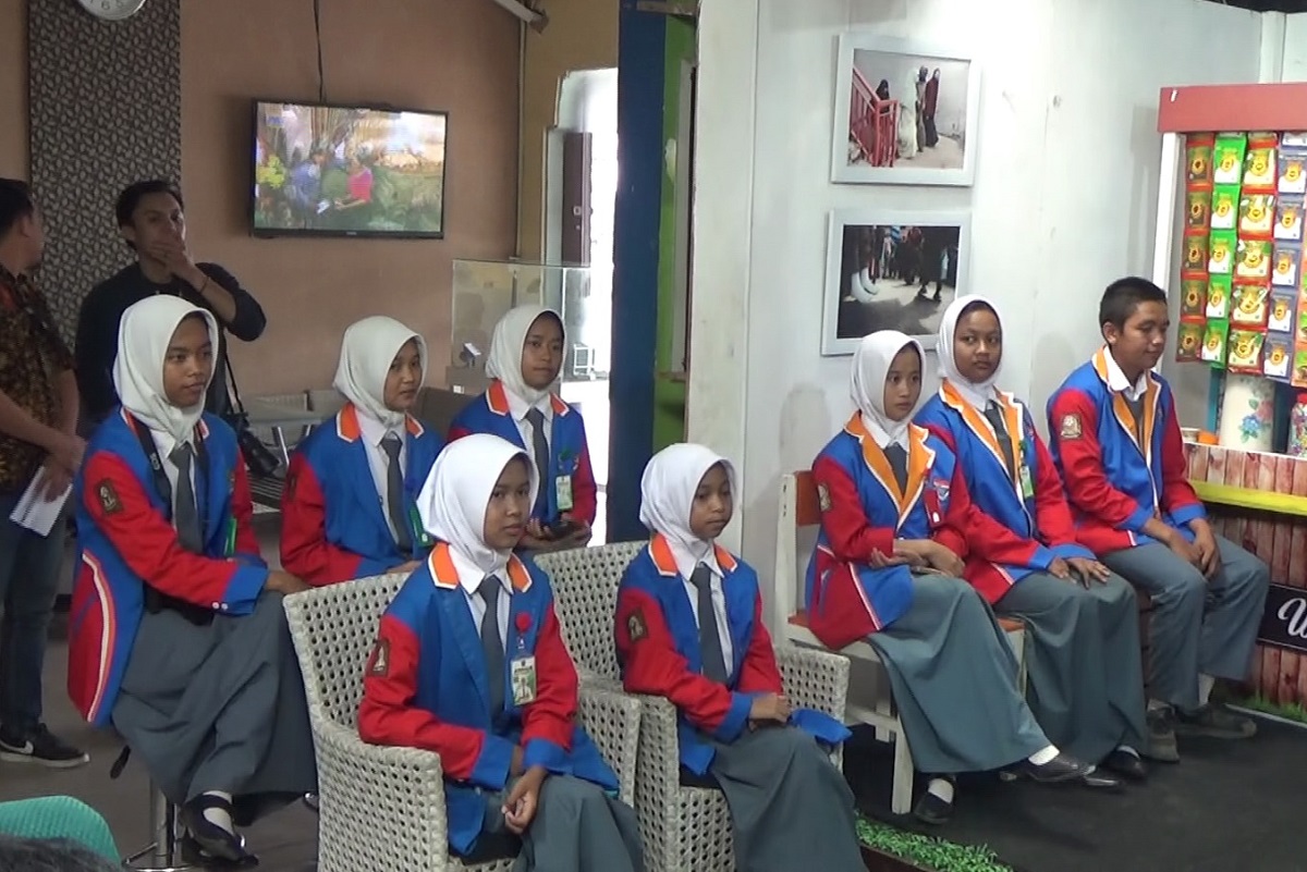Pelajar SMA Negeri 3 Banyuasin Kunjungi Studio 2 PALTV, Melihat dan Belajar Proses Produksi Televisi