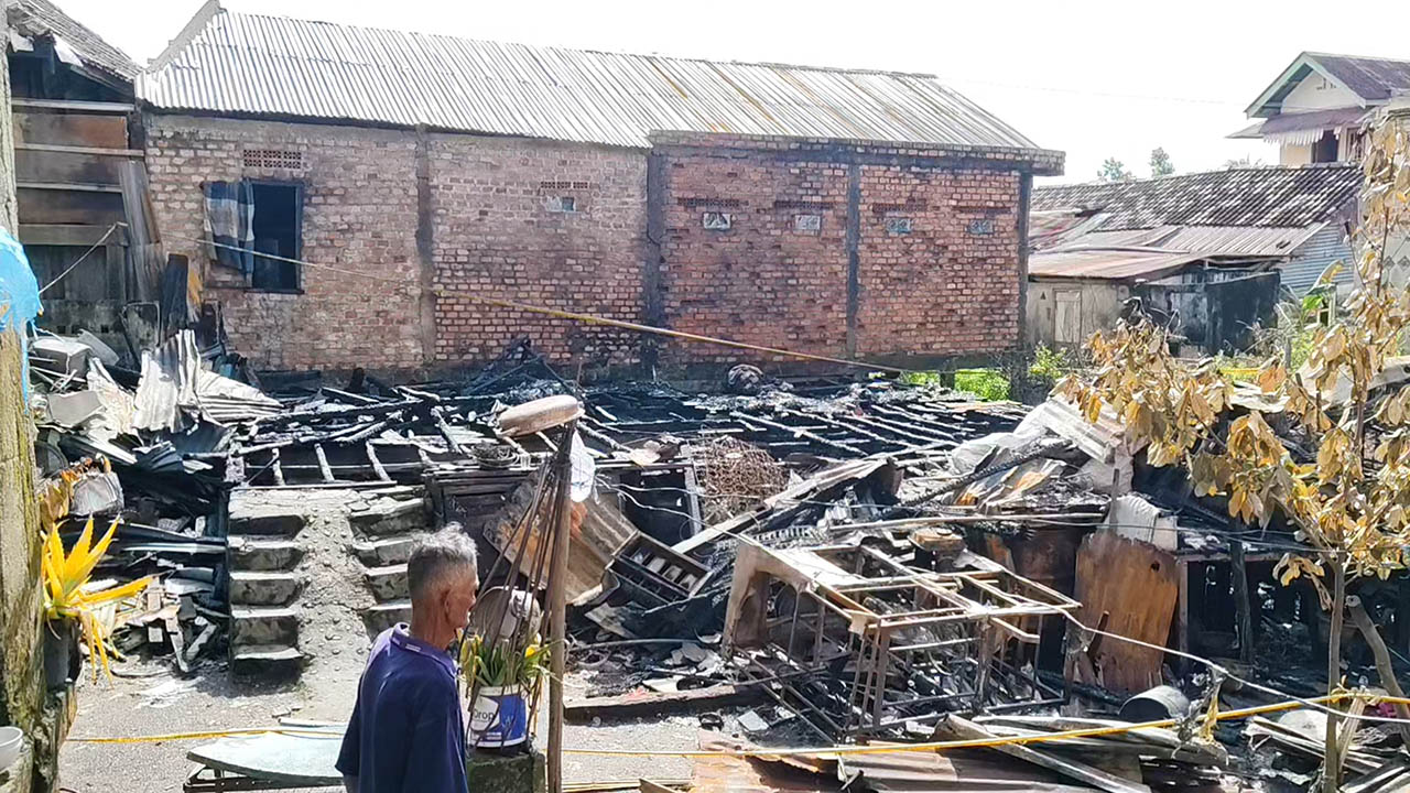 Rumah Ludes Terbakar, Pempek Tetap Jadi Sandaran Hidup