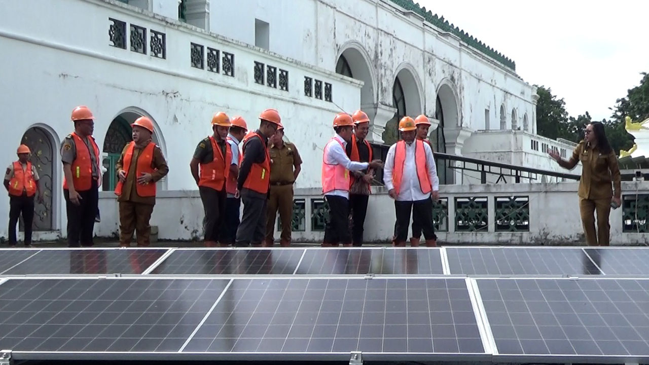 PLTS Masjid Agung SMB Jayo Wikramo Beroperasi Dapat Hemat Biaya Listrik Hingga Rp24 Juta per Tahun