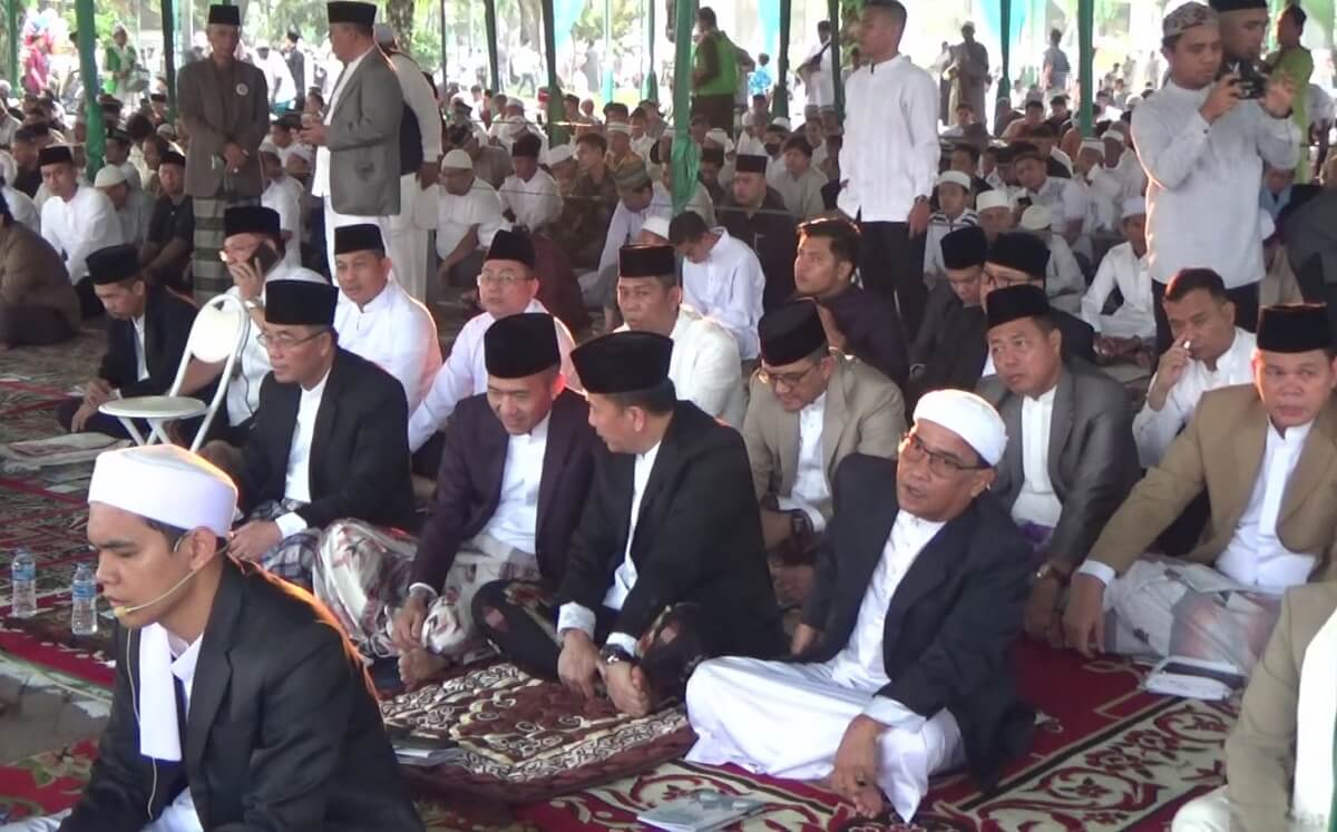 Pj Gubernur Sumatera Selatan Salat Iduladha 1445 Hijriah di Masjid Agung SMB Jayo Wikramo Palembang