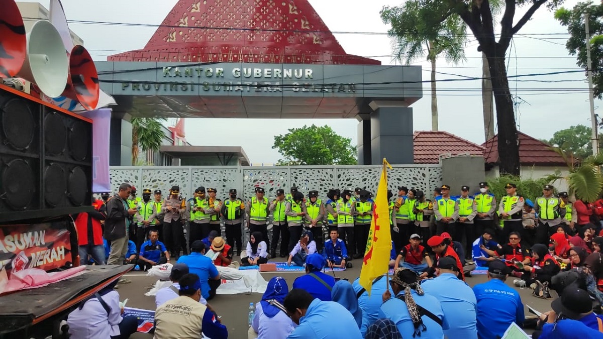 PJ Gubernur Sumsel Akan Pertimbangkan Tuntutan Buruh Terkait UMSP 2025