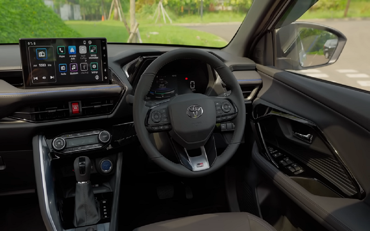 Review Youtuber Terhadap  Yaris Cross HEV, Disebut Mobil Paling Irit dan Ini Alasannya