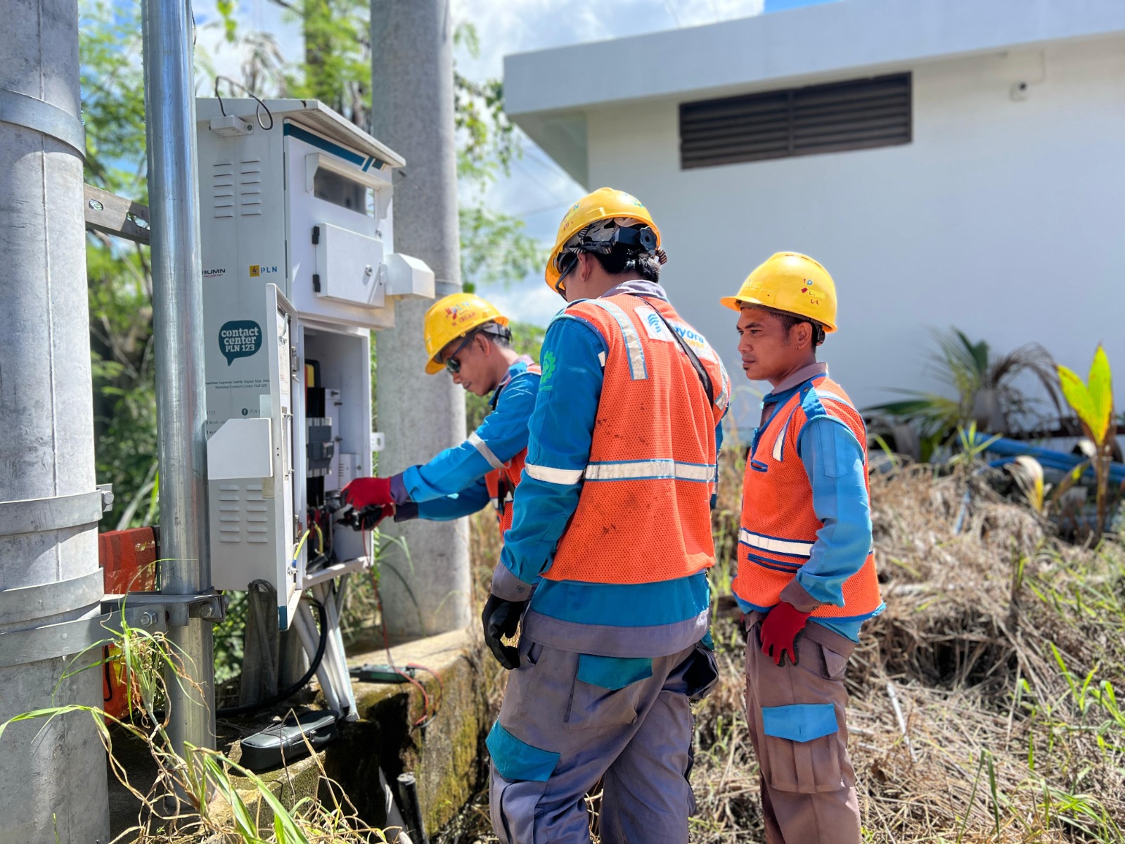 Tingkatkan Keandalan Pasokan, PLN UP3 Ogan Ilir Intensifkan Pemeliharaan Preventif Gardu Distribusi