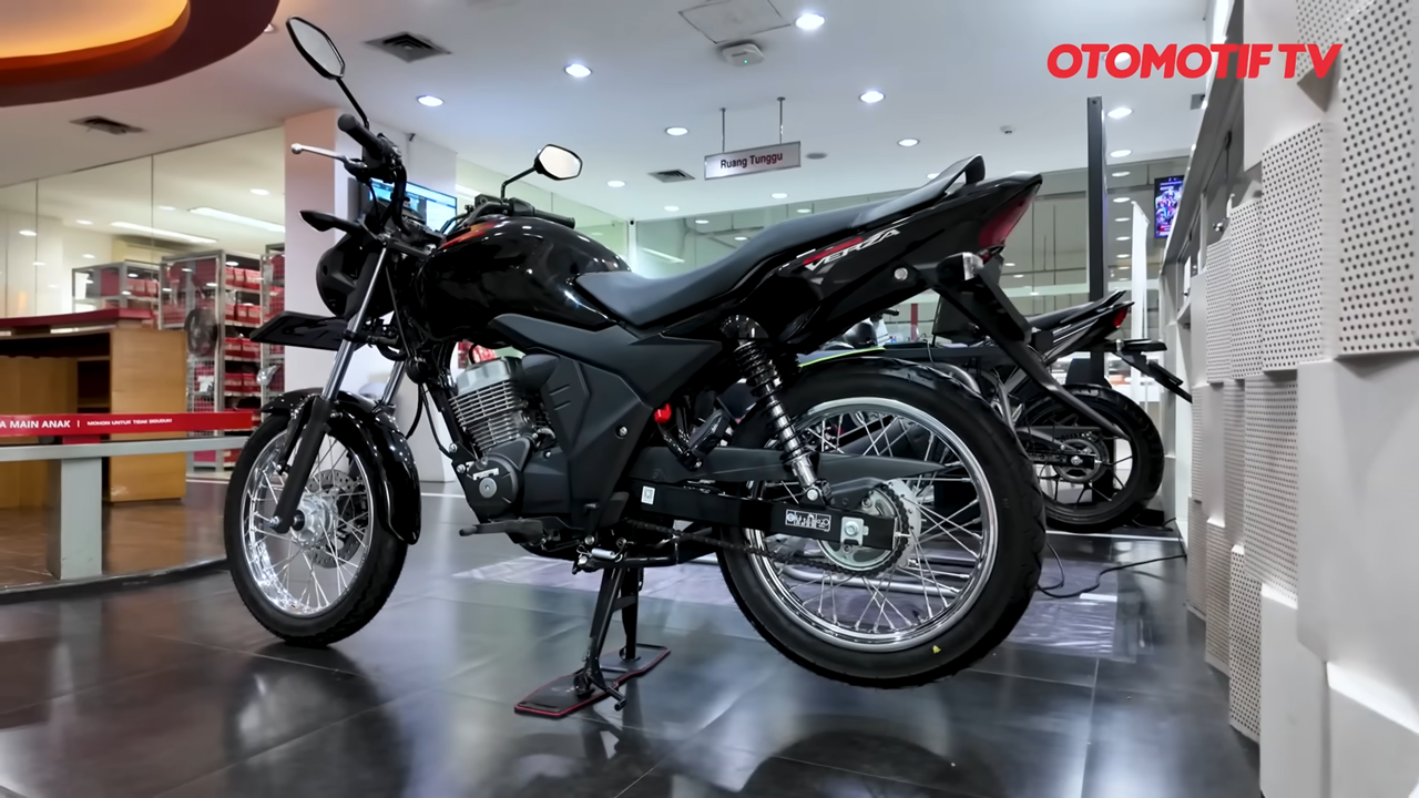 Honda CB150 Verza Spoke Wheel: Motor Sport Murah yang Tangguh untuk Pekerja