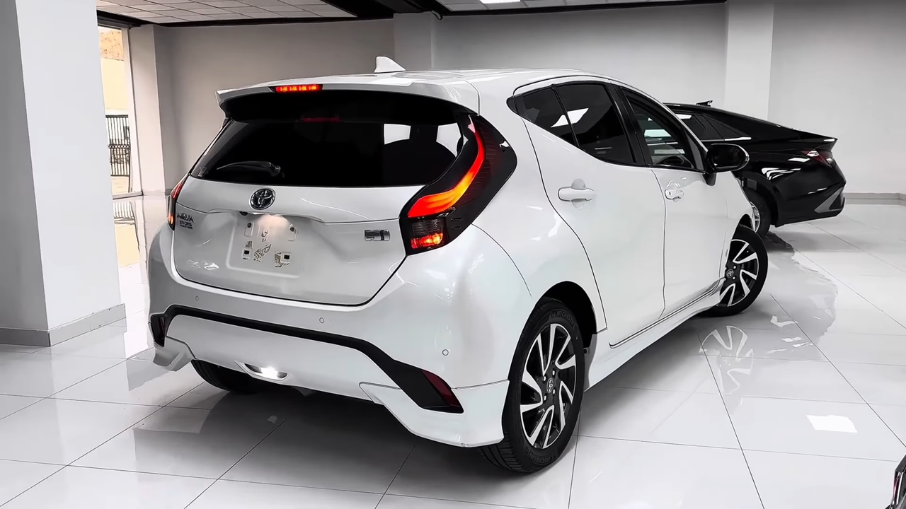 Toyota Aqua Facelift 2025: Hybrid Murah Rasa Premium yang Makin Menggoda