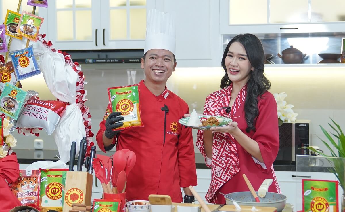 Merdeka dengan Cita Rasa Autentik, Chef Ariya Hadirkan Rendang Daging dan Telok Abang dengan Bumbu Mawar Merah