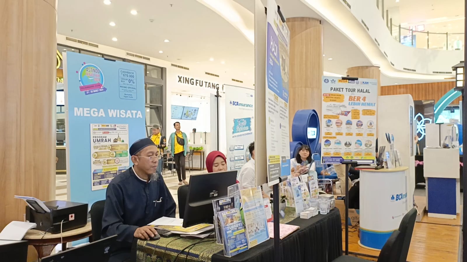 Booth Mega Wisata Ramaikan Astindo Travel 2024, Tawarkan Paket Tour yang Menarik hingga Cashback Jutaan Rupiah