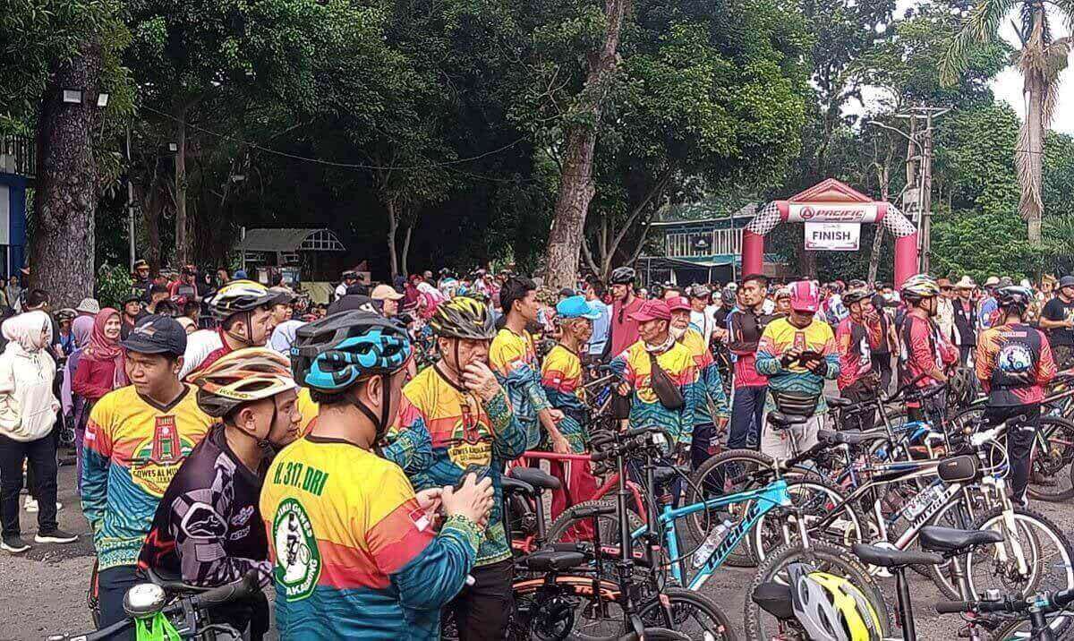 Ribuan Pecinta Sepeda Ikuti Gowes Semarak HUT Ke-1341 Kota Palembang