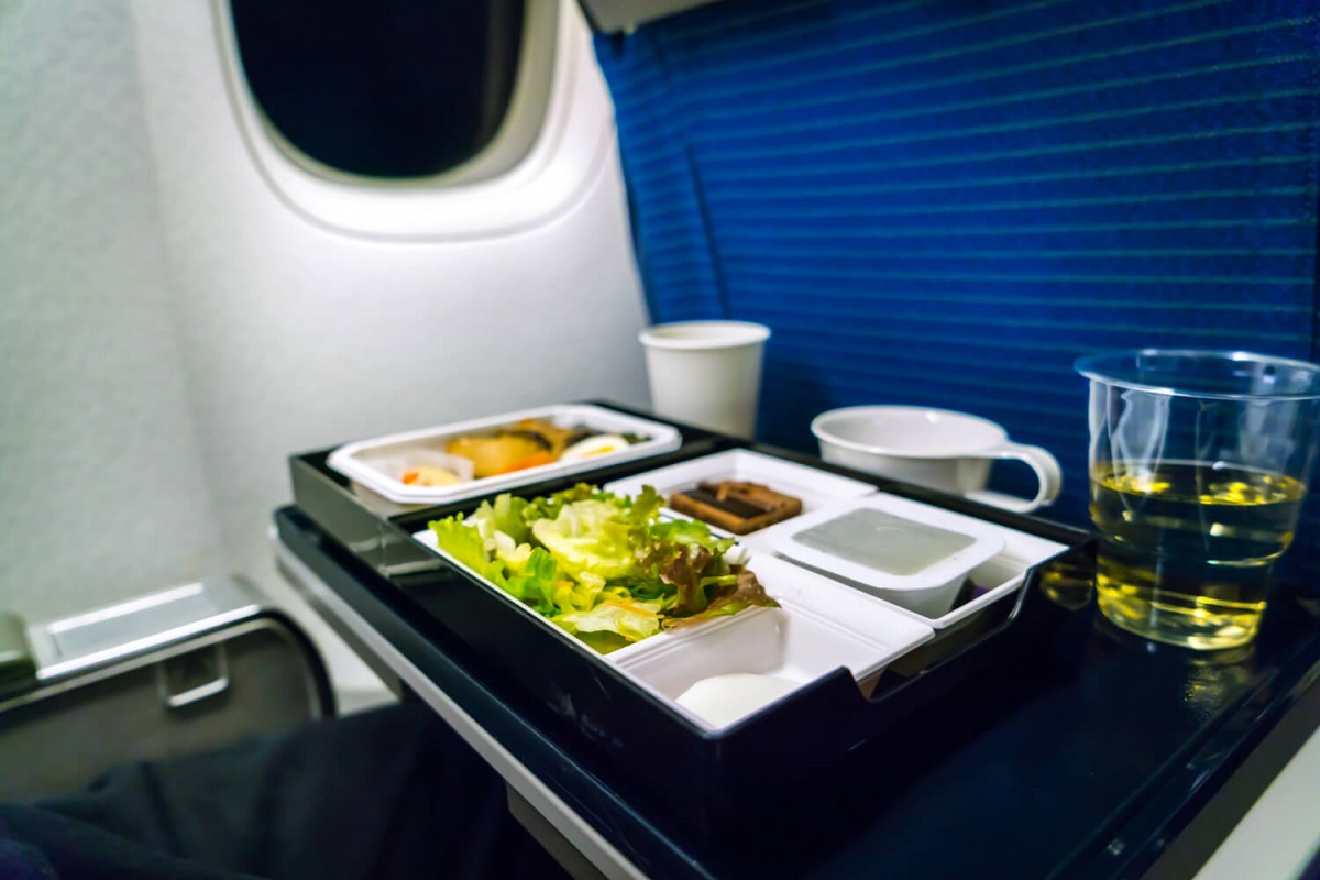  Nyam-Nyam di Pesawat? Simak Aturan Bawa Makanan Biar Gak Salah Kaprah!