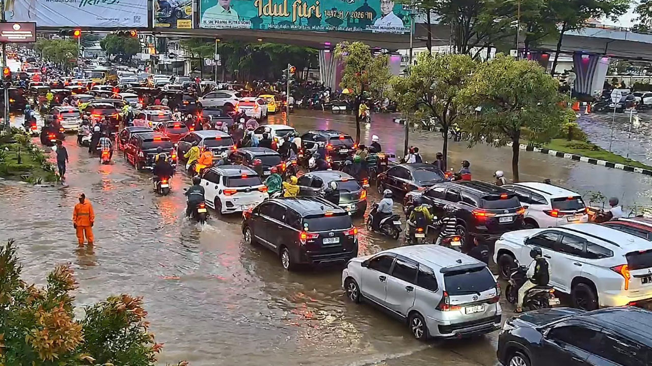 Hujan Lebat Masih Berpotensi Landa Sumatera Selatan Saat Peralihan Musim