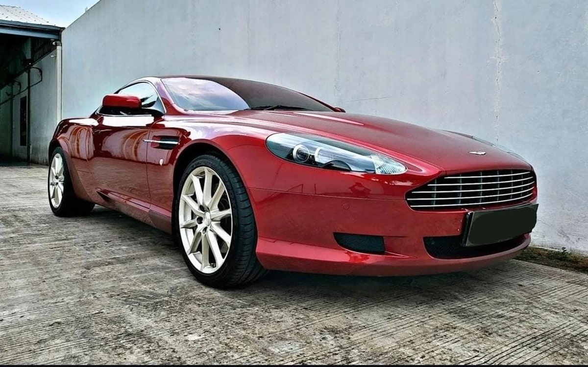 Supercar Aston Martin yang Menyamai Kecepatan Mobil Formula 1