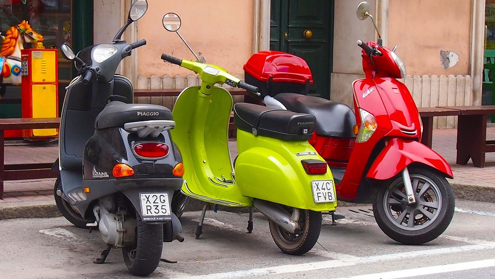 Warna-Warna Vespa Piaggio, Pilihan Menarik untuk Tampil Klasik dan Stylish