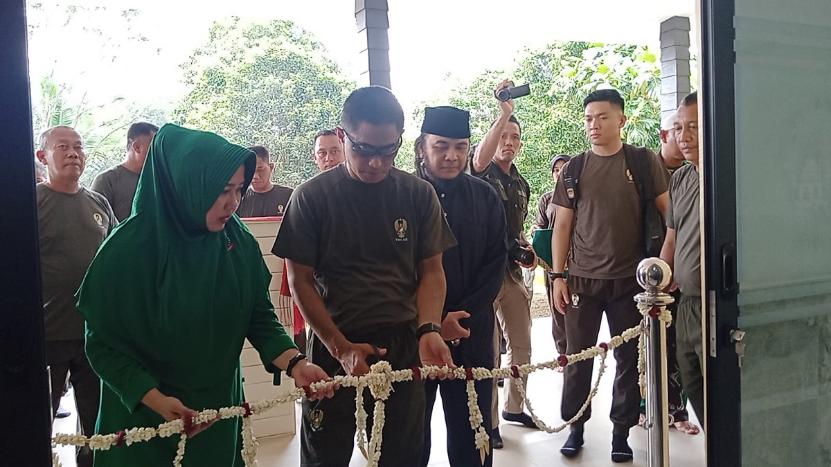  Pangdam II Sriwijaya Olahraga Bersama Wartawan Serta Meresmikan Masjid Al Akbar