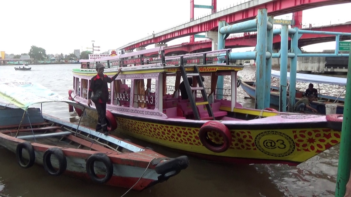 Libur Akhir Tahun, Perahu Ketek di Sungai Musi Jadi Favorit Wisatawan