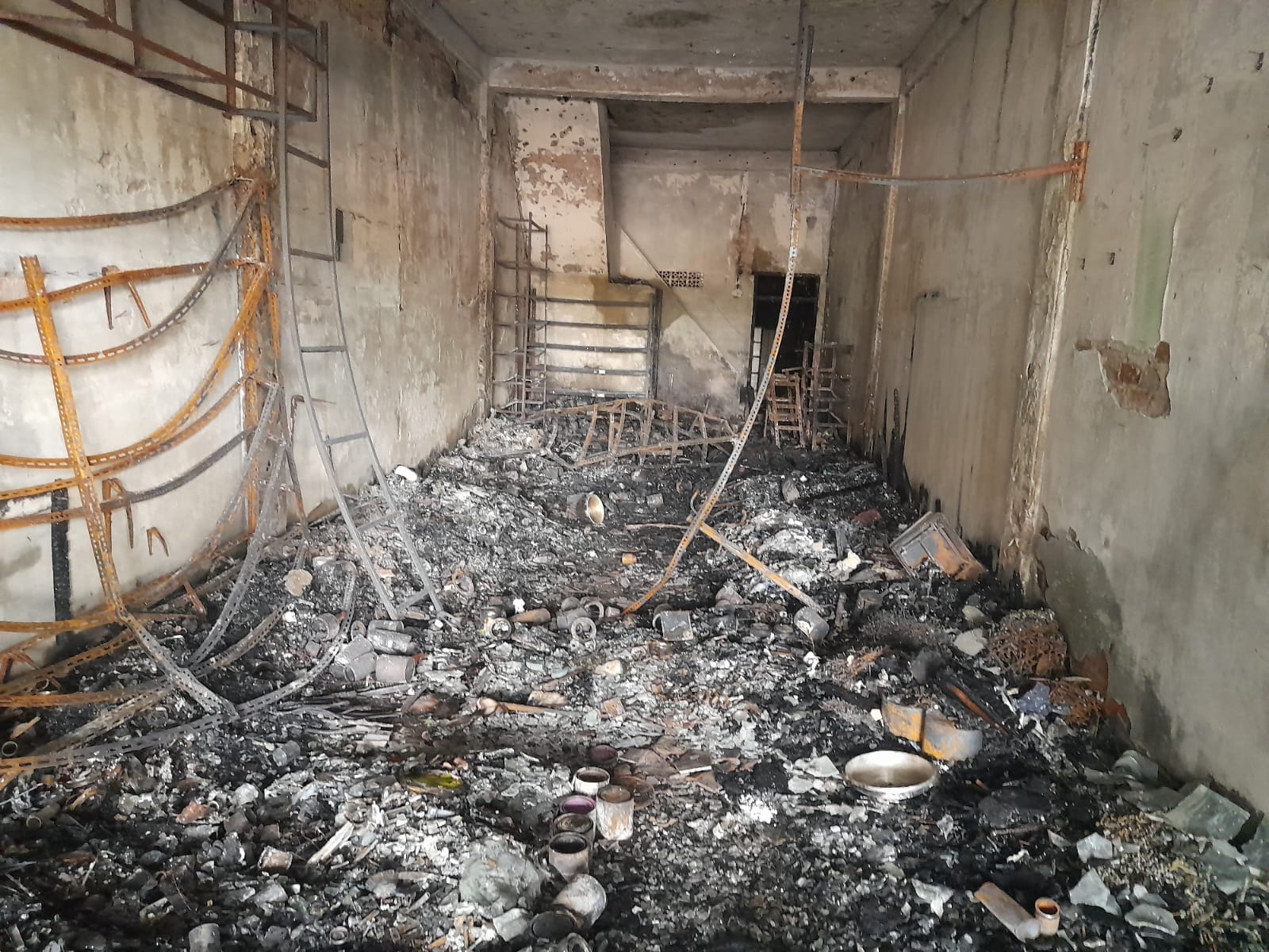 Diduga Konsleting Listrik, Toko Kaca dan Aluminium Terbakar