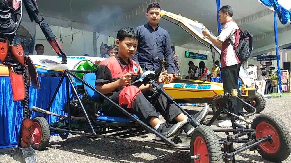 Mobil Berbahan Bakar Gas Ciptaan Pelajar SMK Dipamerkan