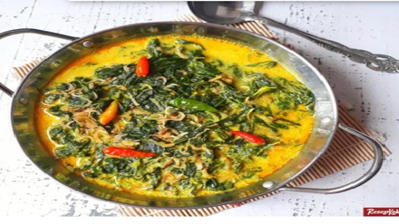 Dari Dapur Palembang: Gulai Pucuk Ubi Tempoyak dengan Rasa Asam yang Menggugah