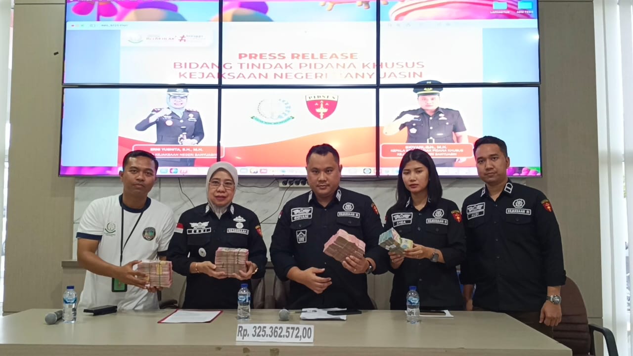 Kajari dan Kasi Pidsus Banyuasin tetapkan Mantan Bendahara PMI Banyuasin Tersangka Kasus Dana Hibah PMI 