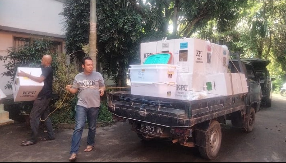 Proses Rekapitulasi Pemilu di Kecamatan Alang Alang Lebar Palembang Belum Dilakukan