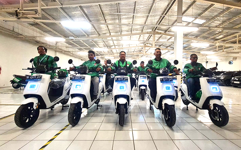 Grab Indonesia Resmi Meluncurkan Armada Terbarunya, Motor Listrik Viar N2 di Kota Medan