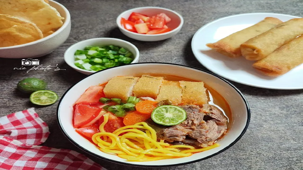 Soto Mie Bogor Kuah Merah: Sensasi Pedas Hangat dari Kota Hujan