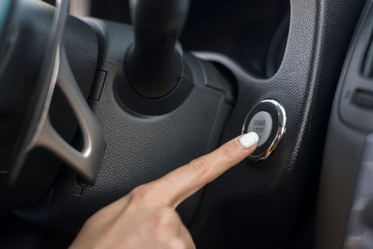 Cuma Tekan Satu Tombol! Ini Alasan Central Lock Wajib Ada di Mobil Anda