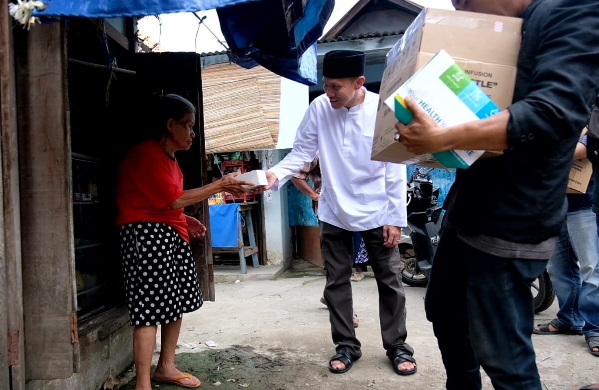 Yudha Pratomo Mahyuddin Komandoi Gerakan Berbagi Takjil Door To Door