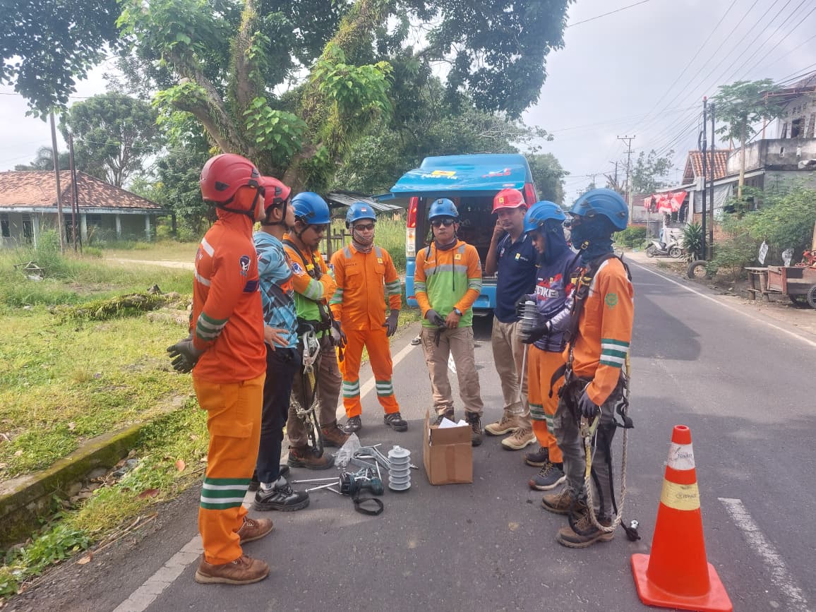 PLN Hadirkan Layanan Andal Tanpa Padam, Pemasangan CLD Dilakukan dengan Metode PDKB di Prabumulih