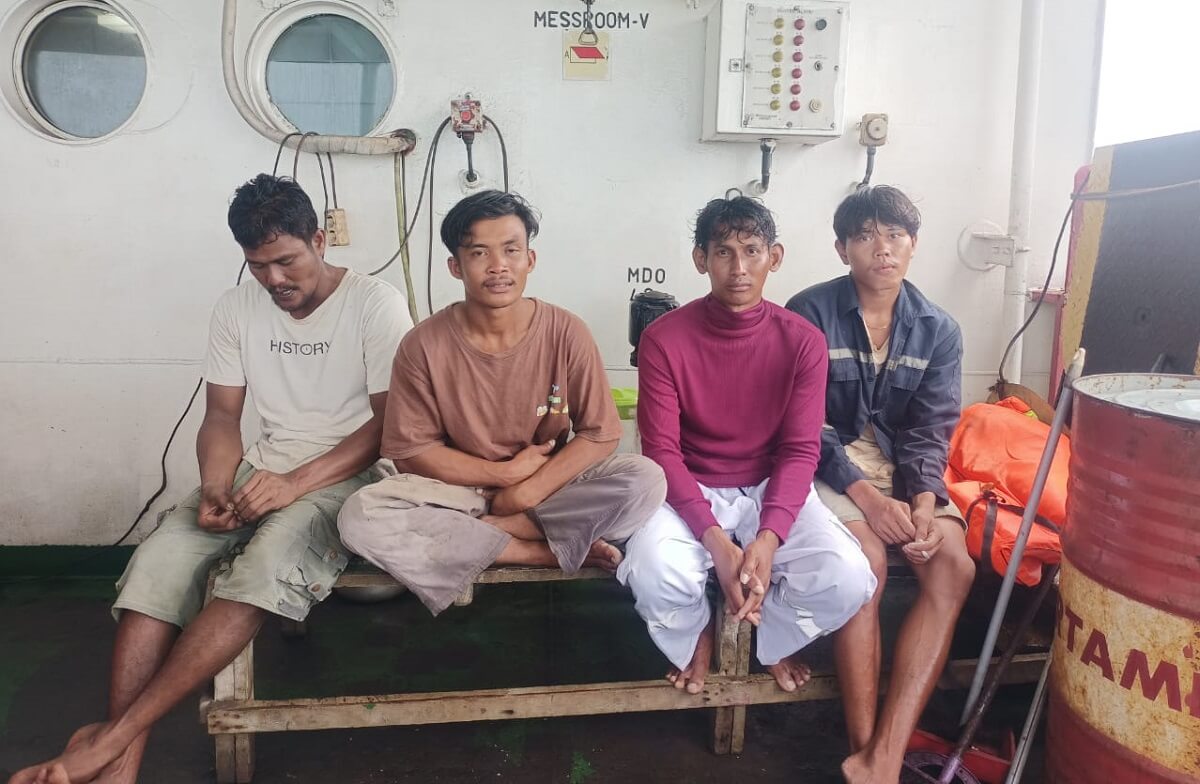 Terombang Ambing di Laut Selat Bangka, 4 Nelayan ABK KM Lombom Taruna 2 Ditemukan dan Langsung Dievakuasi