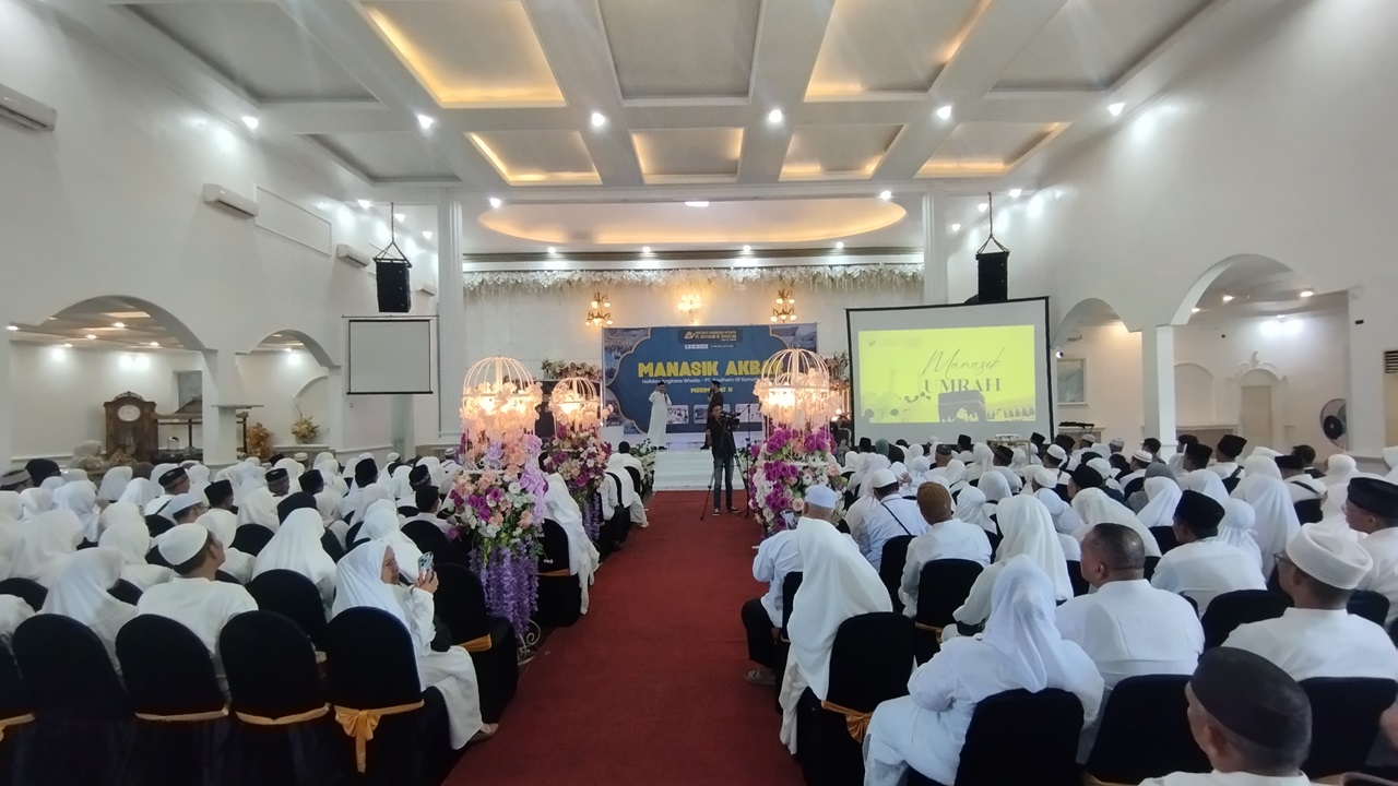 Holiday Angkasa Wisata Gelar Manasik Akbar, Jemaah  Antusias Ikuti Pembekalan Umroh
