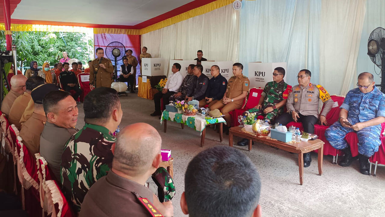 Pj Gubernur Sumatera Selatan dan Forkopimda Kunjungi TPS 007 di Jalan Lintas Timur Sumatera Ogan Ilir