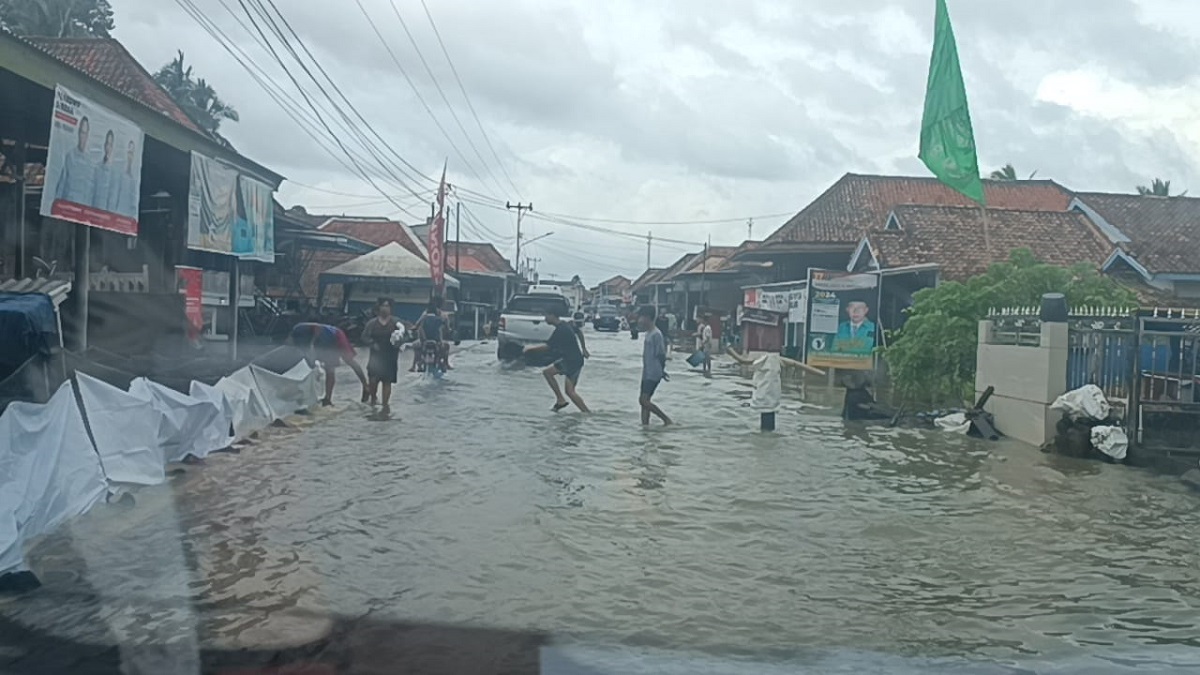 Jalur Sekayu Lubuk Linggau Ditutup Akibat Banjir, Air Genangan Setinggi Paha Orang Dewasa
