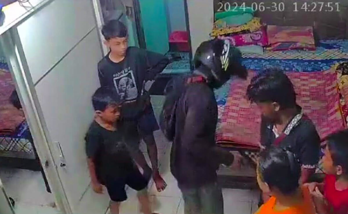 Heboh! Bandit Bersenpi di Palembang Rampas 2 Ponsel Genggam dan Sekap Korban di Dalam Kamar