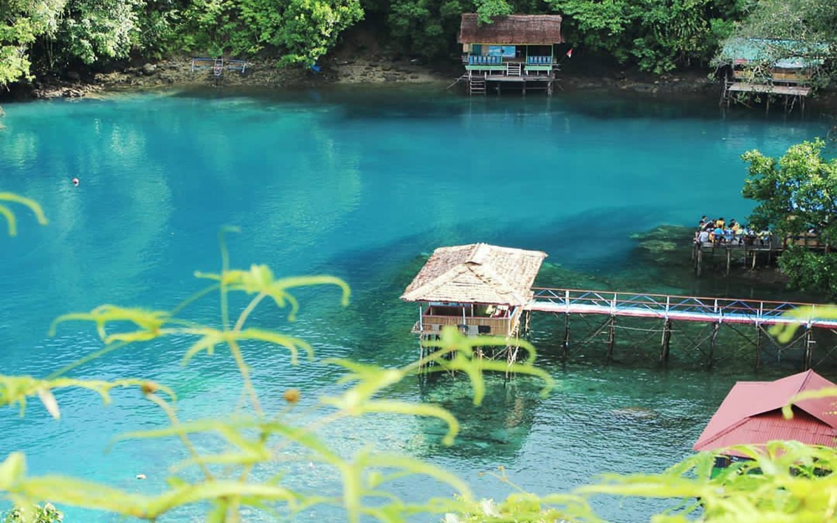 Pantai Lubang Buaya di Maluku: Destinasi Eksotis di Balik Nama yang Mengerikan