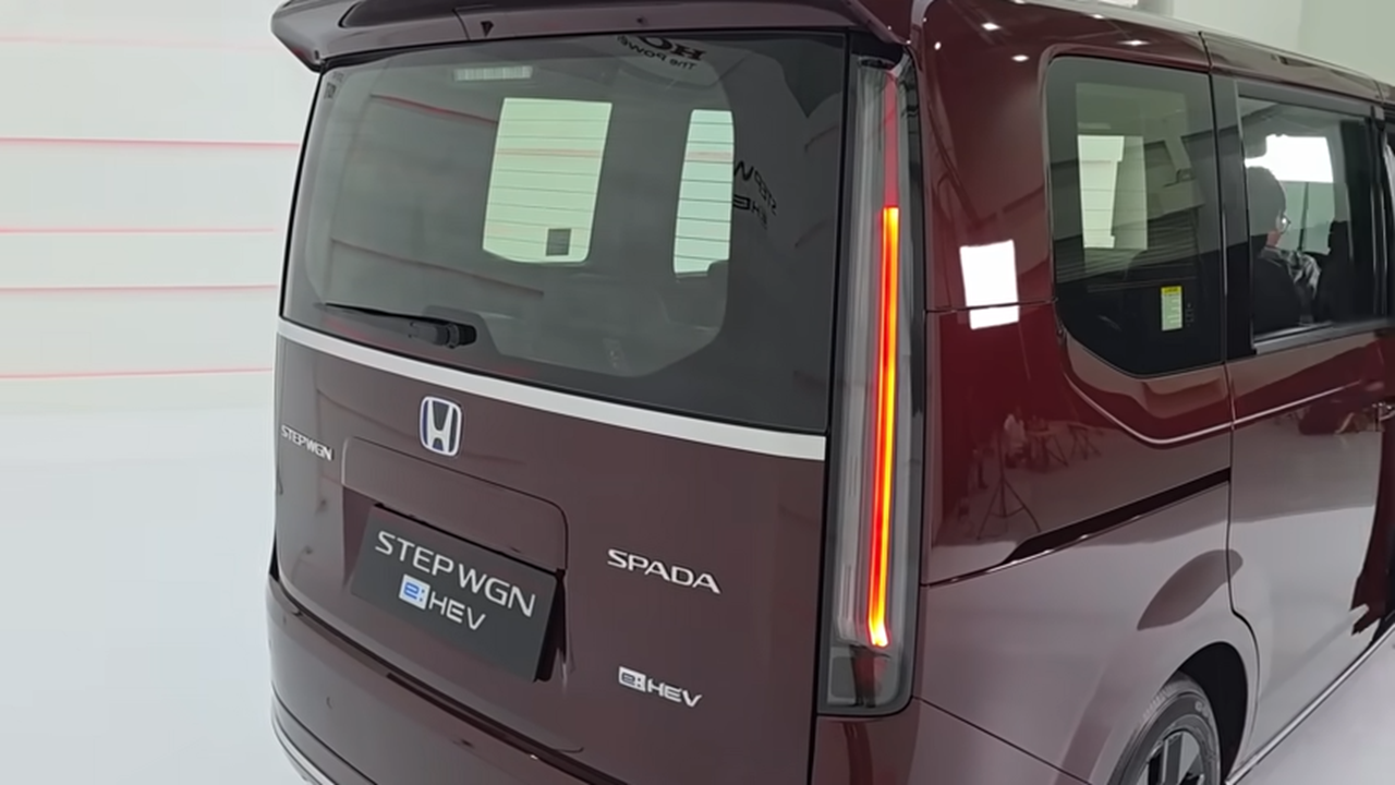 Kupas Tuntas Honda Stepwgn Hybrid Serba LED dan Full TFT