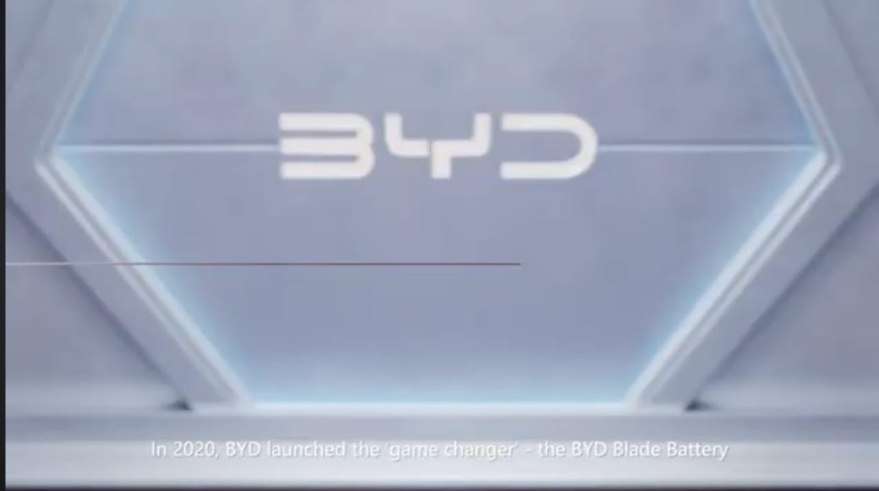 BYD Atto 2: Mengusung Teknologi Baterai Blade Terbaru, Mobil Listrik Kompak dengan Daya Saing Global