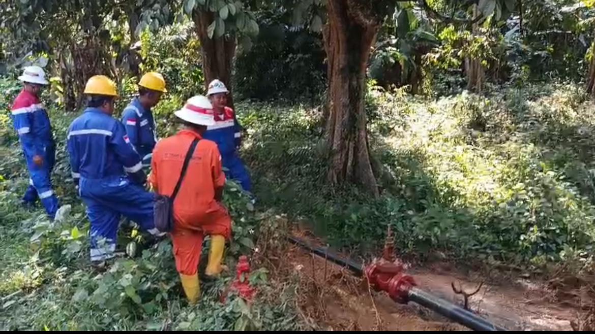 Pipa Pertamina Adera Bocor, Minyak Mentah Cemari Lingkungan di PALI