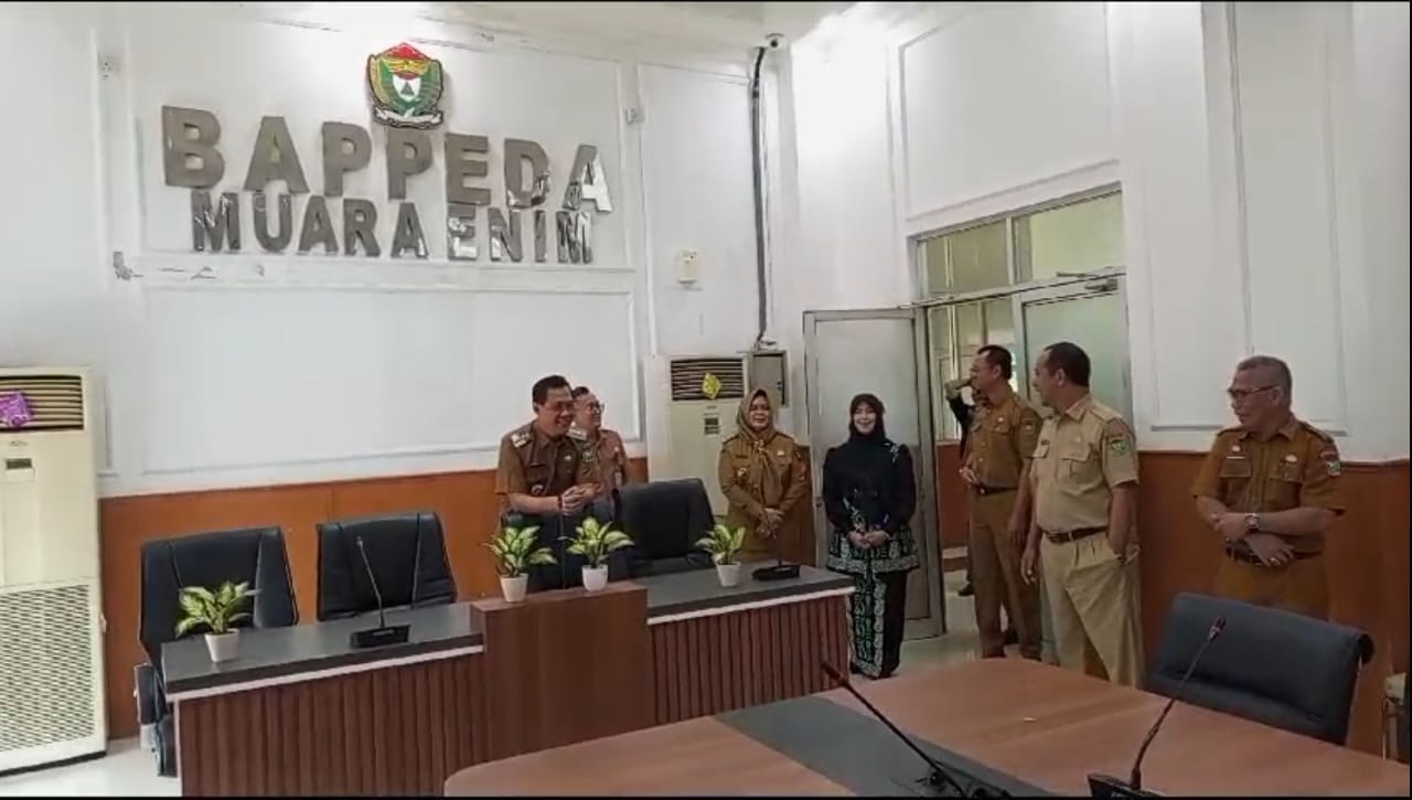 Hari Pertama Kerja, Bupati dan Wabup Muara Enim Lakukan Doa Bersama dan Peninjauan Kantor