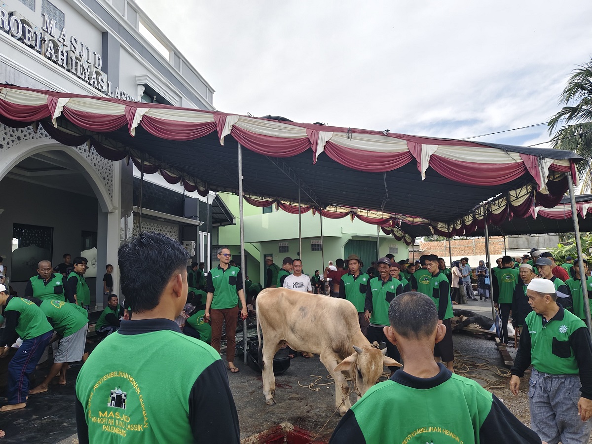 Semarak Kurban di Masjid Ar-Rofiah Ilyas Lassik, 15 Sapi dan 4 Kambing Disembelih