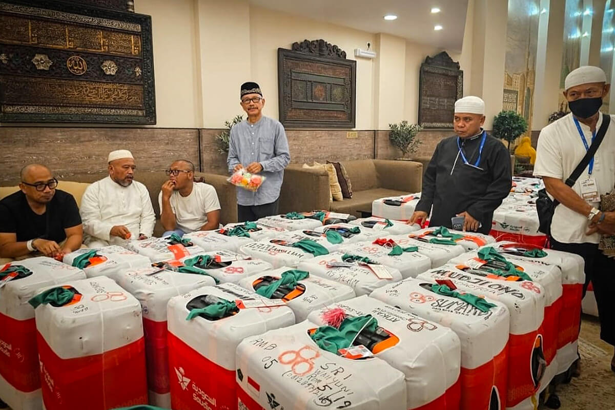 Jemaah Haji Kloter 1 Debarkasi Palembang Asal Muba Tiba di Bandara SMB II Minggu 23 Juni 2024