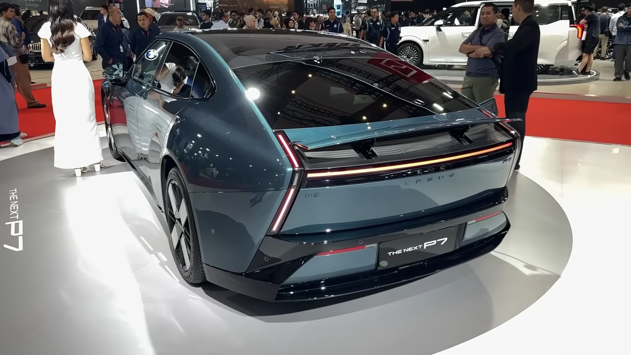 Mobil Tercanggih Saat Ini: XPENG P7, Perpaduan Kecepatan, AI, dan Desain Futuristis